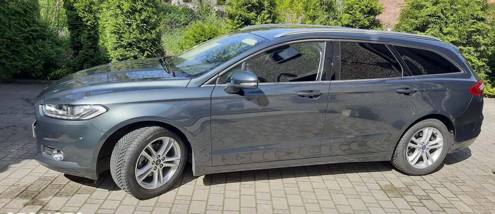 Ford Mondeo cena 67500 przebieg: 137000, rok produkcji 2016 z Gliwice małe 67